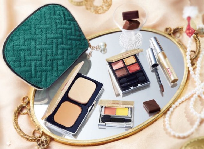 Kesalan Patharan 聖誕彩妝組合